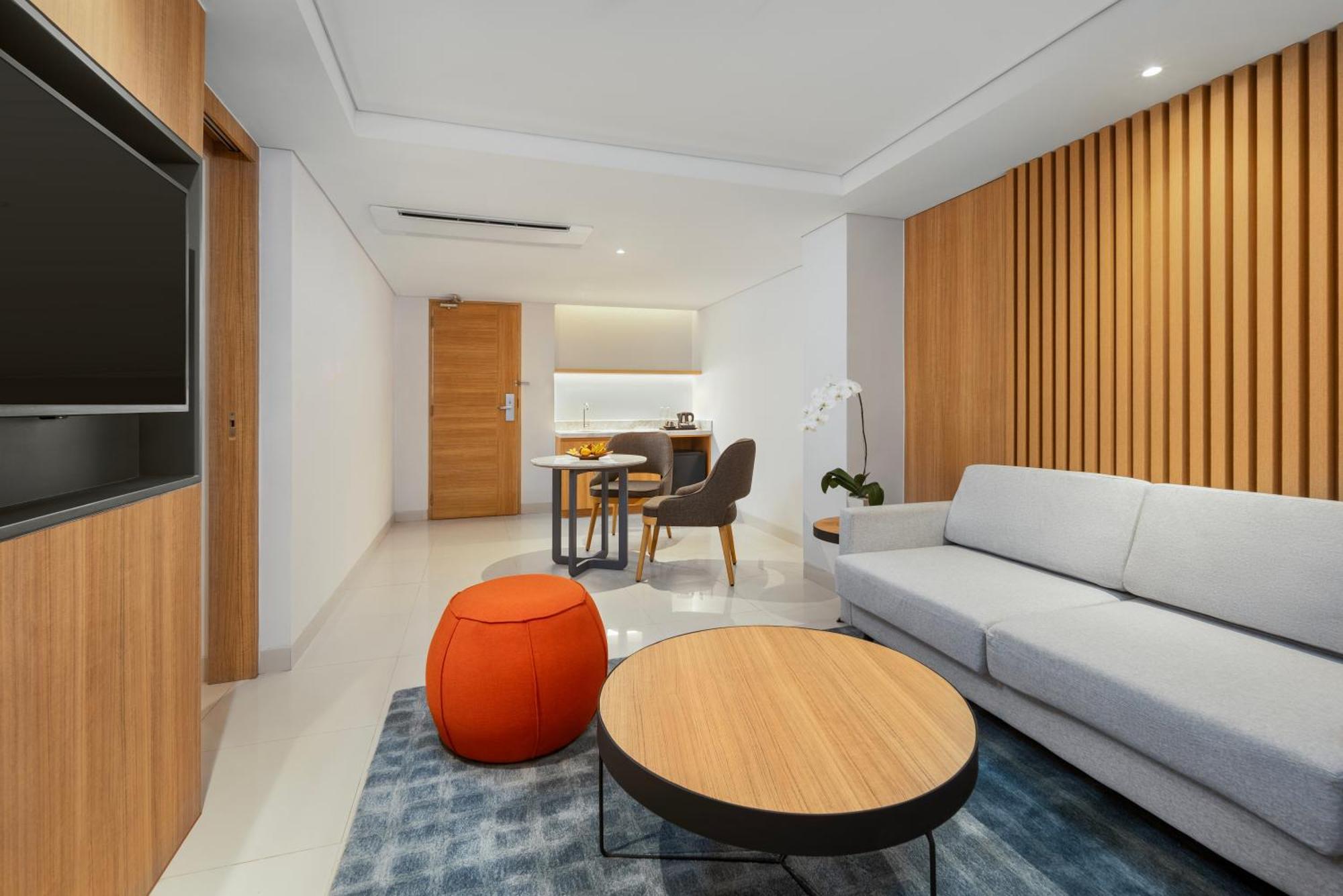 Holiday Inn Express Bali Sunset Road By Ihg Kuta Lombok Eksteriør bilde