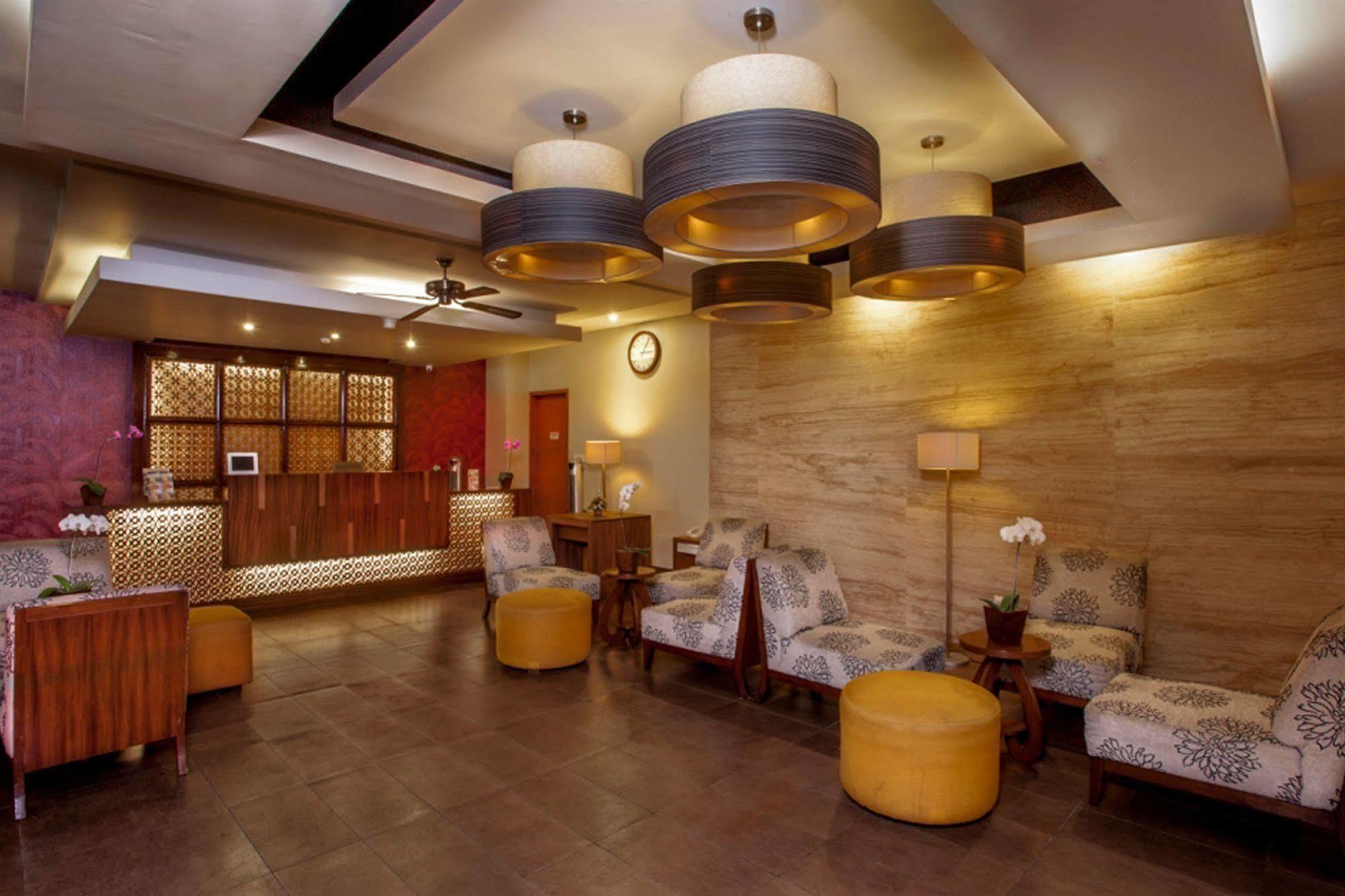 Holiday Inn Express Bali Sunset Road By Ihg Kuta Lombok Eksteriør bilde