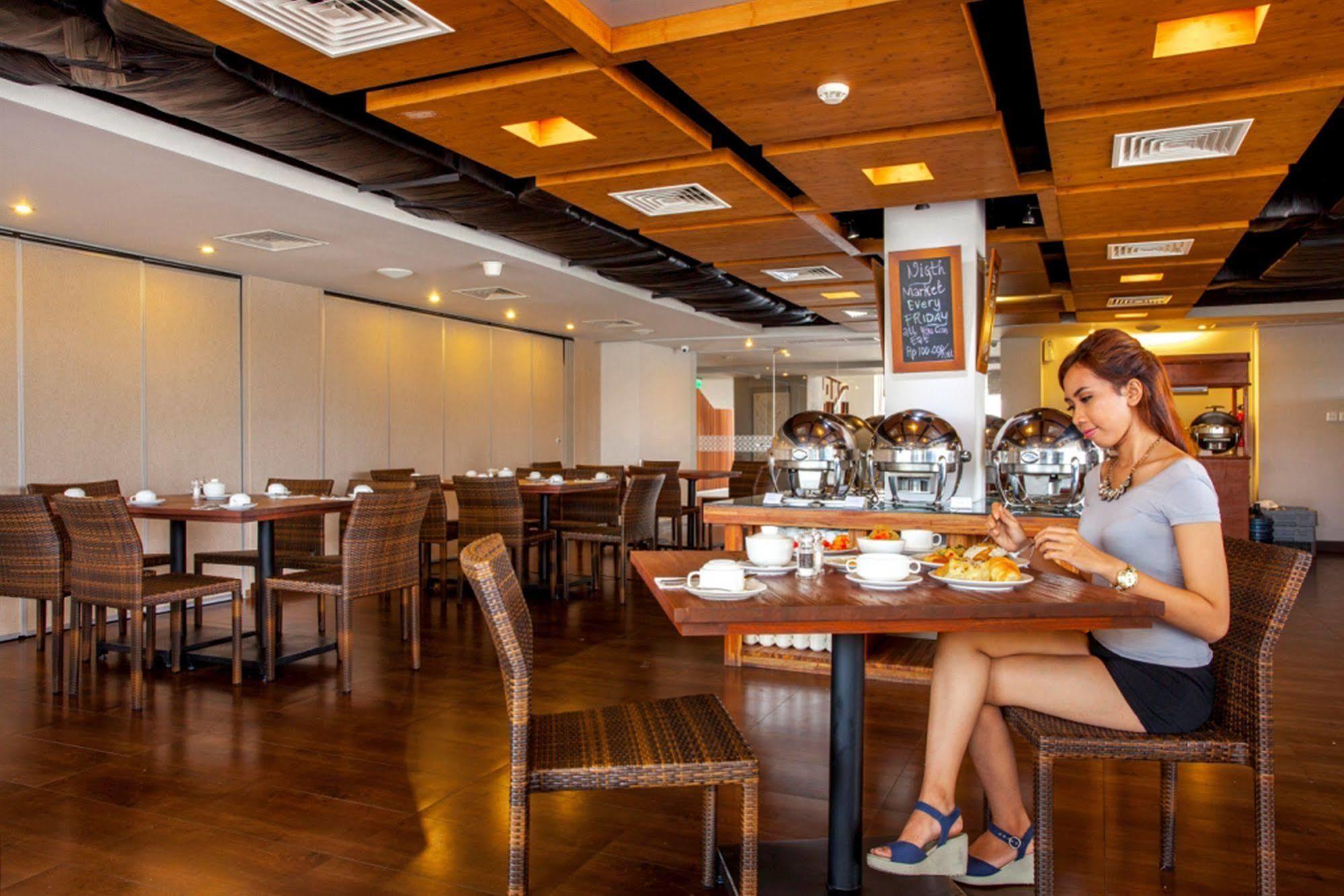 Holiday Inn Express Bali Sunset Road By Ihg Kuta Lombok Eksteriør bilde