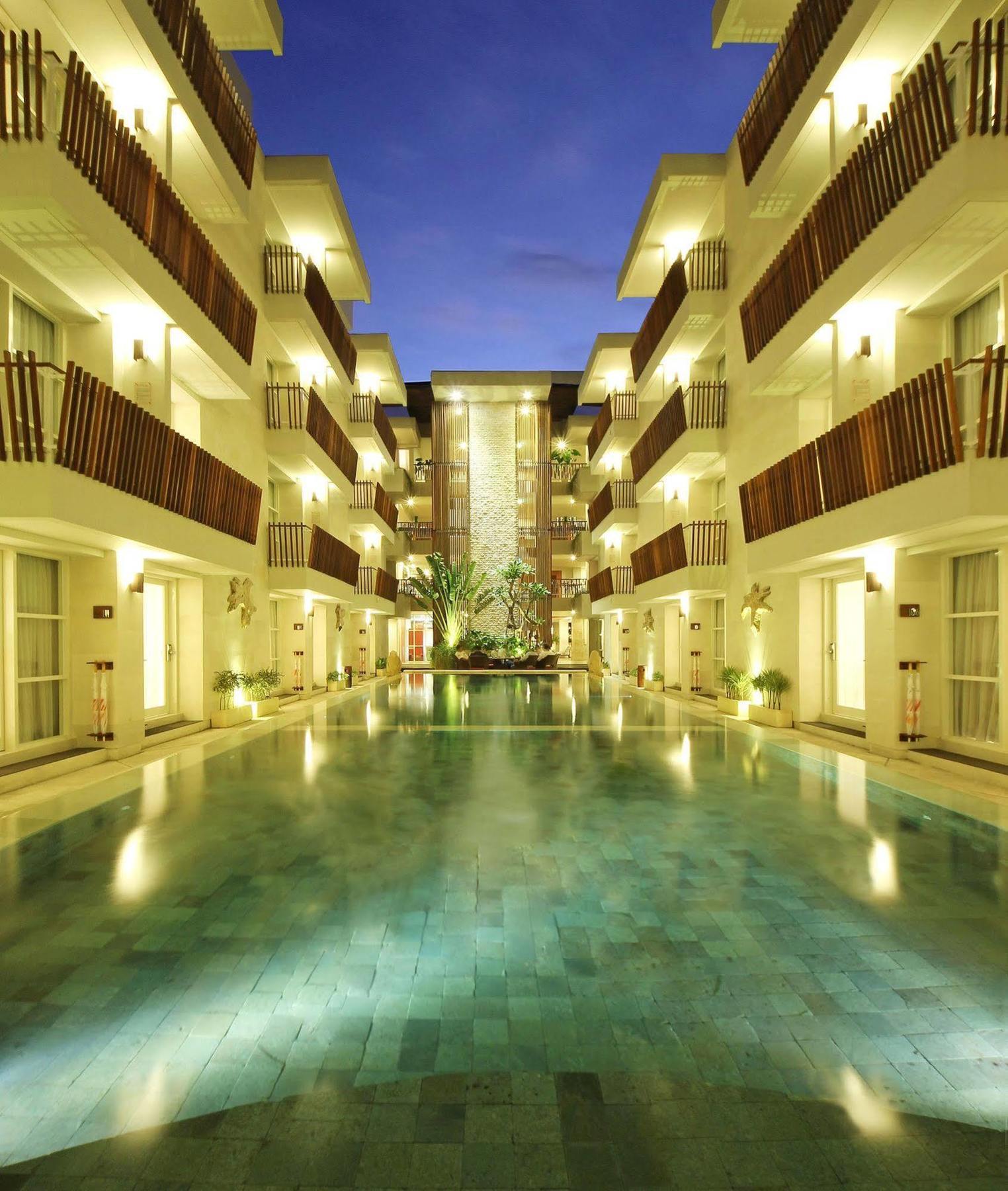Holiday Inn Express Bali Sunset Road By Ihg Kuta Lombok Eksteriør bilde